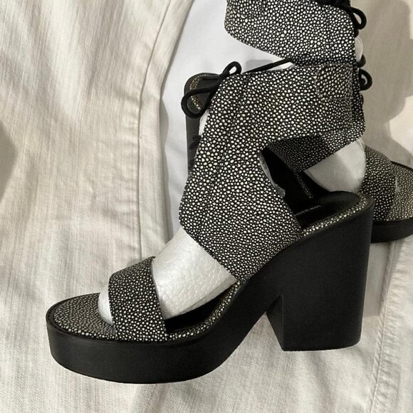 Windsorsmith "PIPPIE" Sting Ray Leather lace-up block heels NWOB Size 7.5 - Picture 2 of 9